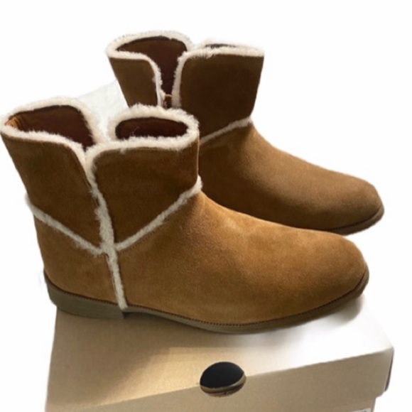 COPY - UGG | Coletta Boot Toddler, Little Kid & B… - Picture 7 of 7
